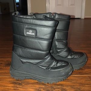 Kids Magellan Snow / Winter boots zip up, size 2